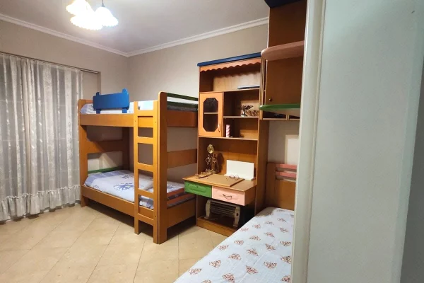 Shtepi me qera Apartament ne Tirane, 2+1, Mobilimi E mobiluar, Pagesa 60,000  Leke.