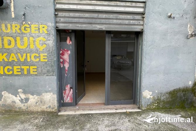 Ambiente Commerciale in Vendita 1+1 a Elbasan - 40,000 Euro