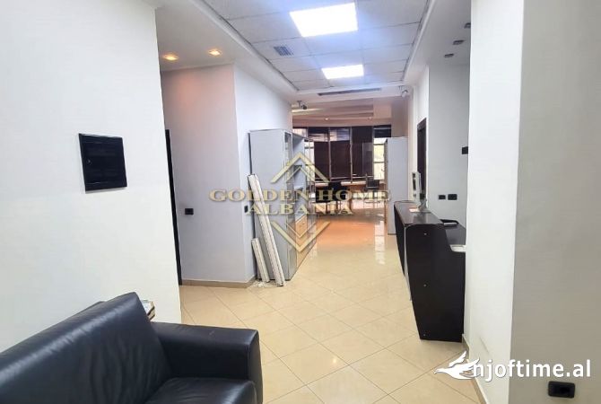 Jepet me qera ambient komercial tek Zogu i Zi!