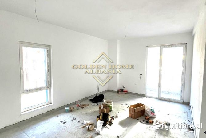 Shitet apartament 2+1+2+ post parkimi tek Kompleksi “Univers City”, prane QTU-se!