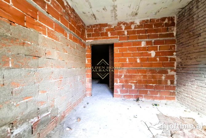 Casa privata/Indipendente in vendita a Koriza 2+1, Vuoto