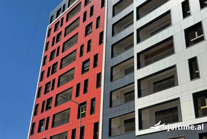 Shitet Apartament 2+1+2 me Super Planimetri pranë Bulevardit të Ri. ( Pranohet Makine + Cash )