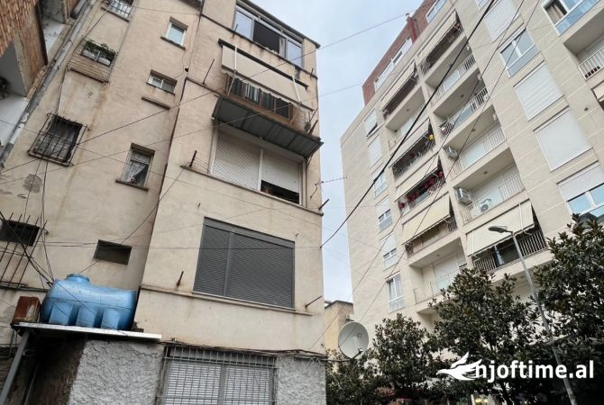 Shitet Apartament 2+1 me Hipotek tek Rruga Frederik Shiroka.