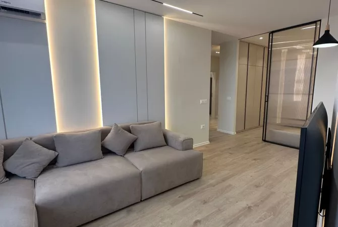 Shtepi ne shitje Apartament ne Tirane, 2+1, Mobilimi E mobiluar, Pagesa 250,000  Euro.