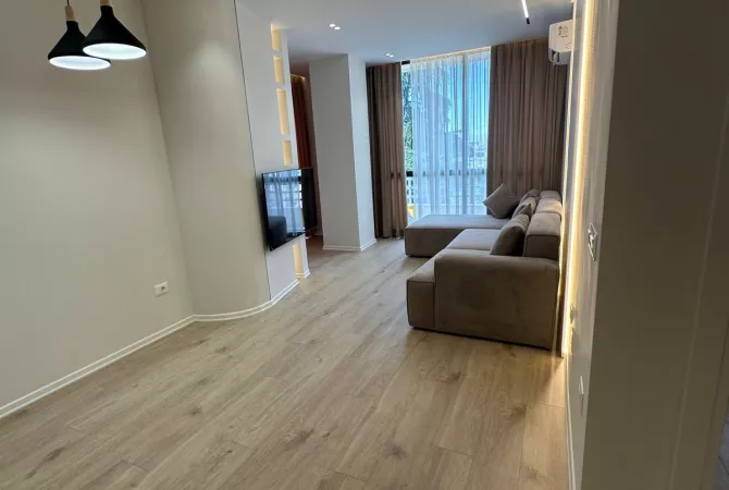 Shtepi ne shitje Apartament ne Tirane, 2+1, Mobilimi E mobiluar, Pagesa 250,000  Euro.