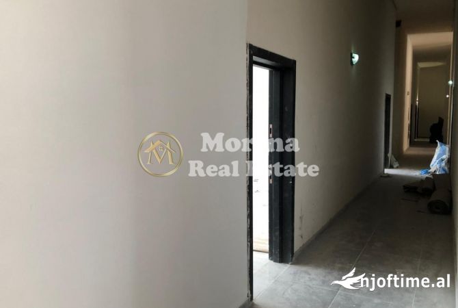 Ambiente Commerciale in Vendita 1+1 a Tirana - 230,000 Euro