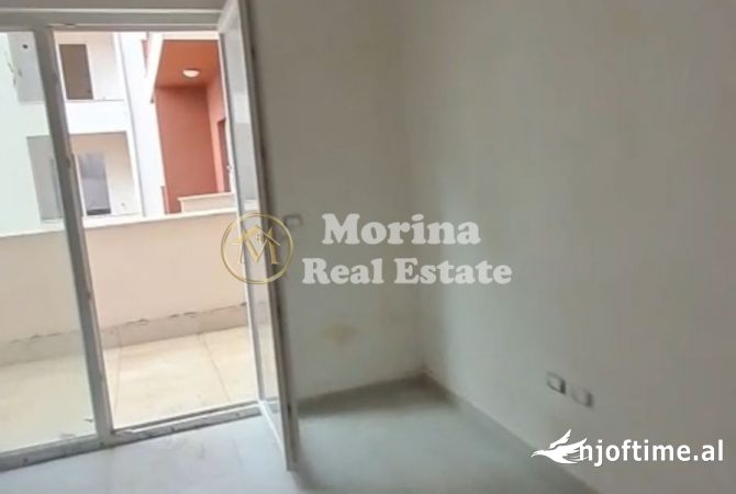 Shtepi ne shitje Apartament ne Tirane, 1+1, Mobilimi Bosh, pa mobiluar, Pagesa 127,500  Euro.