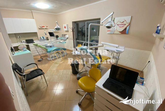 Ambiente Commerciale in Affitto 3+1 a Tirana - 600 Euro