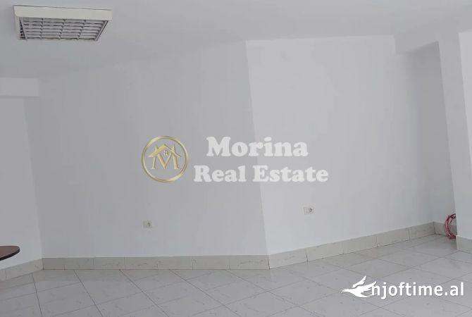Ambiente Commerciale in Affitto 1+1 a Tirana - 380 Euro
