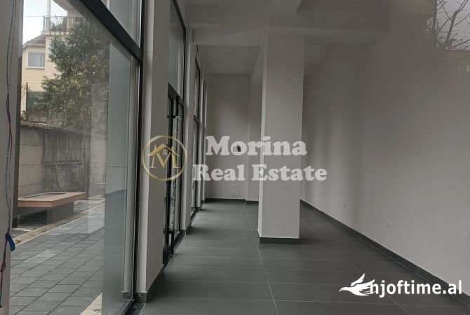Ambiente Commerciale in Affitto 1+1 a Tirana - 1,500 Euro
