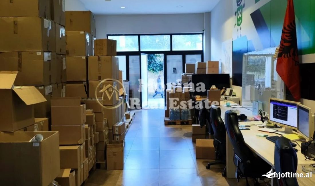 Shitet ambient Biznesi, Tek 21 Dhjetori ,215000 EURO