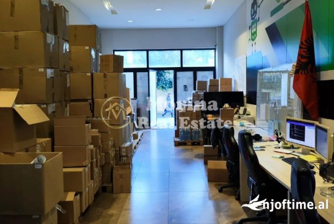 Shitet ambient Biznesi, Tek 21 Dhjetori ,215000 EURO