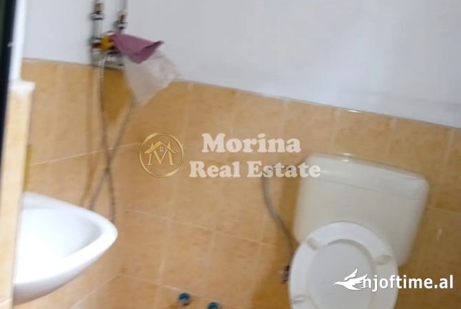 Ambiente Commerciale in Affitto 3+1 a Tirana - 400 Euro