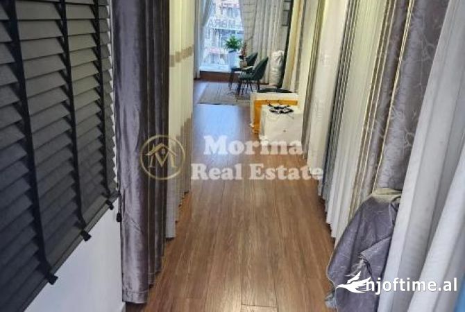 Dyqan prane tregut te Medreses, 650000 Euro (i Diskutueshem)