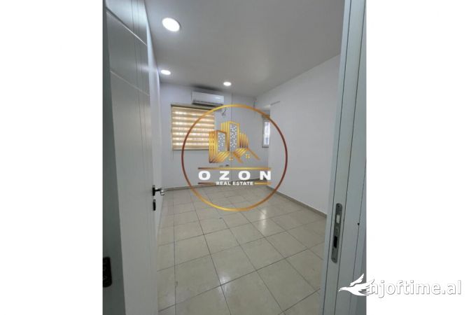 Ambiente Commerciale in Affitto 1+1 a Tirana - 850 Euro