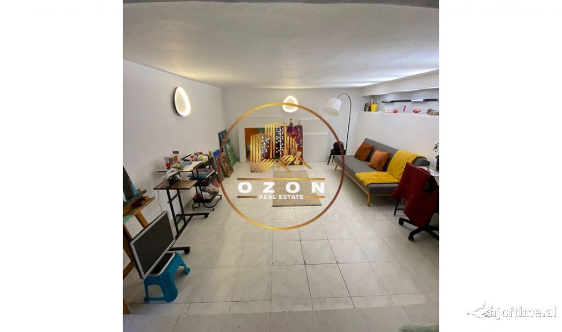 Shitet Ambient, Stadiumi Dinamo!