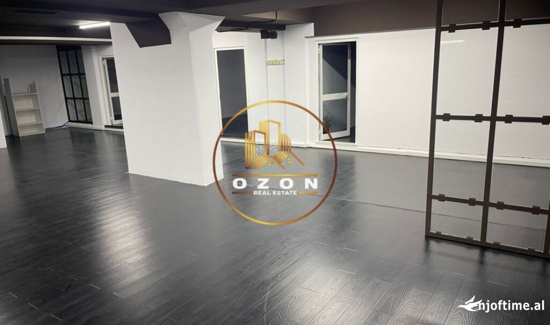 Ambient per Shitje 350m2, Sheshi Willson Tirane!