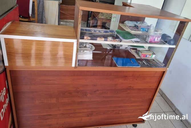 Pajisje biznesi ne shitje ne Tirane - 100 Leke