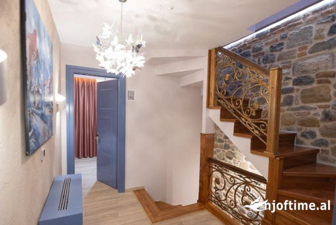 Shitet hotel ne qender te Korces - 400,000 Euro