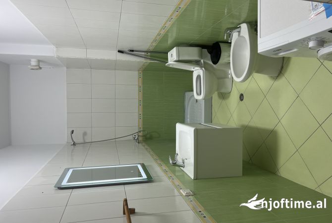 Shtepi ne shitje Apartament ne Tirane, 2+1, Mobilimi E mobiluar, Pagesa 145,000  Euro.