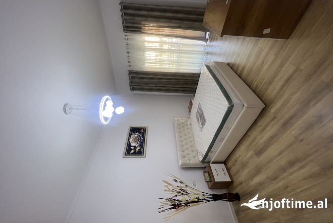 Shtepi ne shitje Apartament ne Tirane, 2+1, Mobilimi E mobiluar, Pagesa 145,000  Euro.