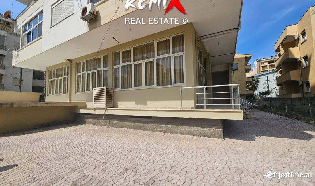 SHITET KATI I PARE I PALLATIT TEK SHKEMBI I KAVAJES