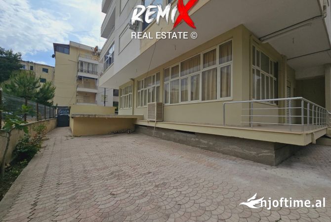 Ambiente Commerciale in Vendita 1+1 a Durazzo - 300,000 Euro