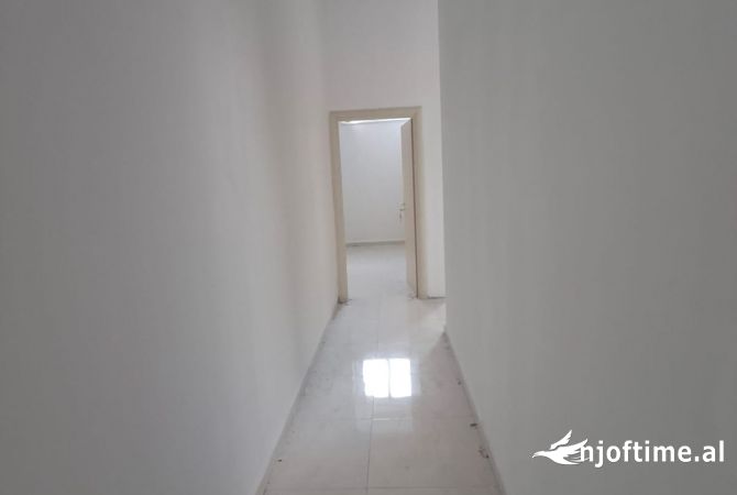  AMBIENT BIZNESI PRANE UJESJELLESIT, DURRES, per shitje