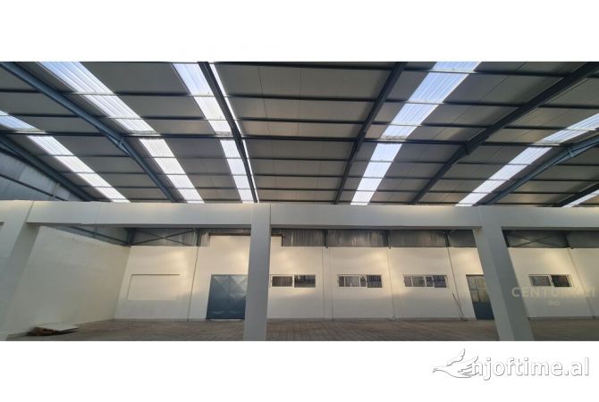 Ambiente Commerciale in Affitto 4+1 a Tirana - 4,000 Euro