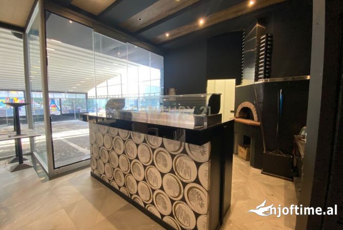 Ambiente Commerciale in Affitto 2+1 a Tirana - 1,000 Euro