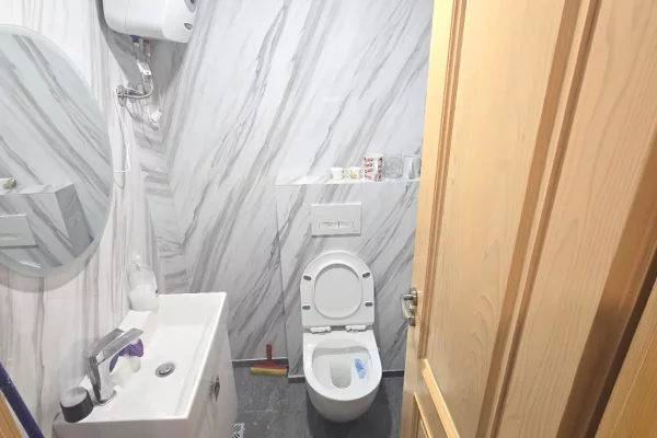 Shtepi ne shitje Apartament ne Tirane, Garsoniere, Mobilimi Pjeserisht e mobiluar, Pagesa 5,000,000  Leke.