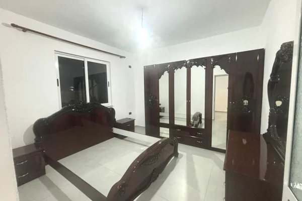 Shtepi me qera Shtepi Private ne Tirane, 2+1, Mobilimi E mobiluar, Pagesa 35,000  Leke.