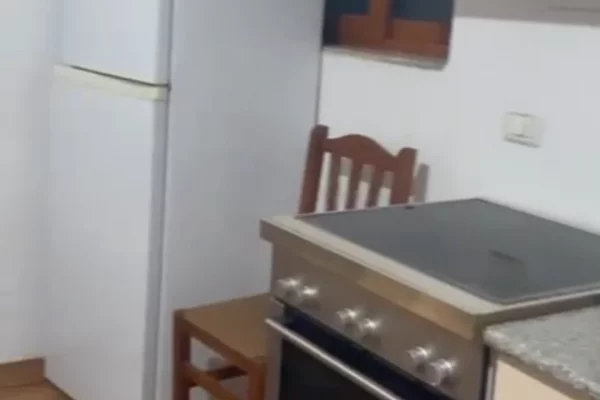 Shtepi me qera Apartament ne Tirane, 1+1, Mobilimi E mobiluar, Pagesa 25,000  Leke.