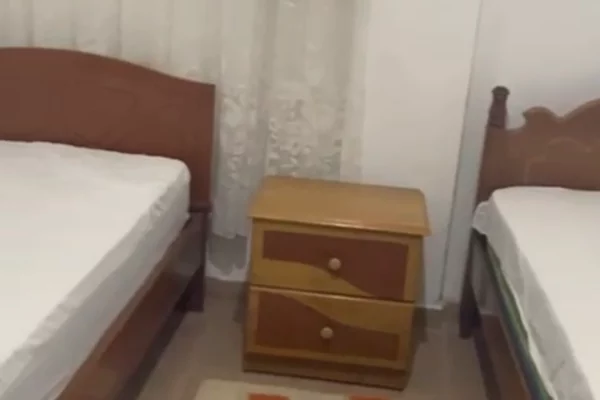 Shtepi me qera Apartament ne Tirane, 1+1, Mobilimi E mobiluar, Pagesa 25,000  Leke.