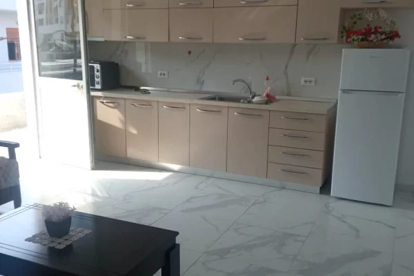 Shtepi me qera Apartament ne Tirane, 1+1, Mobilimi E mobiluar, Pagesa 30,000  Leke.