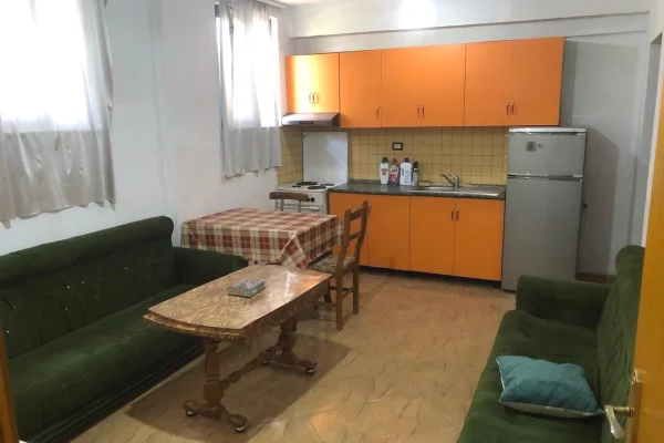 Shtepi me qera tek shkolla bajram curri