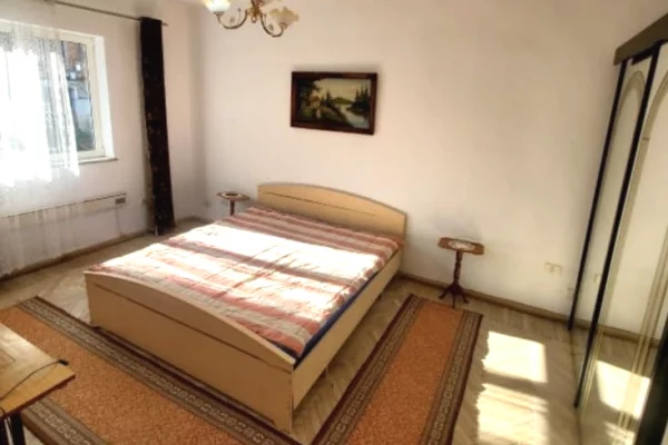 Shtepi me qera 2+1 ne Tirane - 50,000 Leke