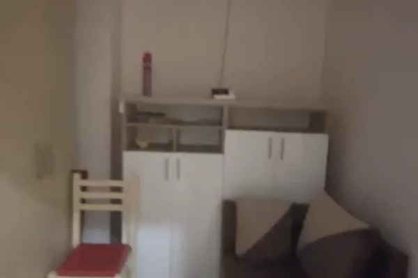 Shtepi me qera Apartament ne Tirane, 1+1, Mobilimi E mobiluar, Pagesa 35,000  Leke.