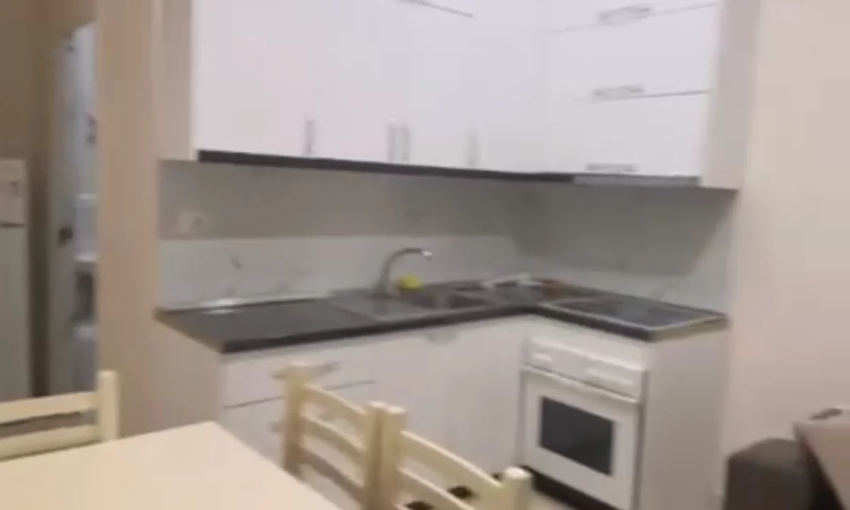 Shtepi me qera Apartament ne Tirane, 1+1, Mobilimi E mobiluar, Pagesa 35,000  Leke.