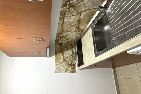 Shtepi me qera Apartament ne Tirane, Garsoniere, Mobilimi E mobiluar, Pagesa 30,000  Leke.