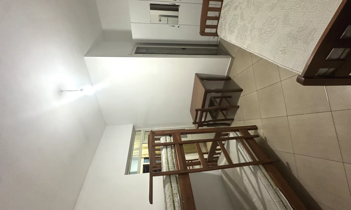 Shtepi me qera Apartament ne Tirane, Garsoniere, Mobilimi E mobiluar, Pagesa 30,000  Leke.