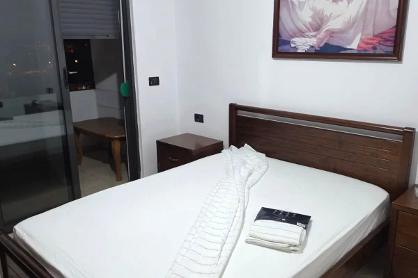 Shtepi me qera Apartament ne Tirane, 2+1, Mobilimi E mobiluar, Pagesa 58,000  Leke.