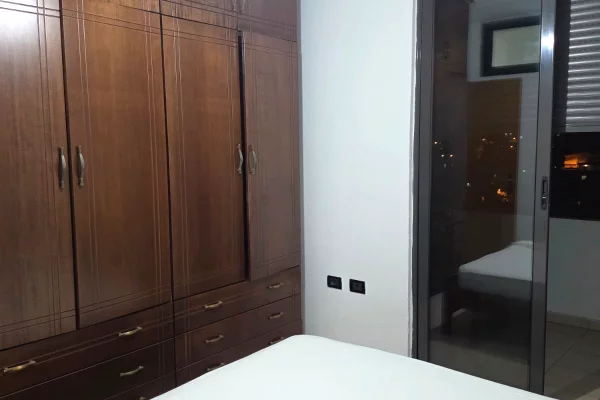 Shtepi me qera Apartament ne Tirane, 2+1, Mobilimi E mobiluar, Pagesa 58,000  Leke.
