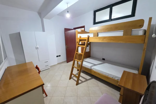 Shtepi me qera Apartament ne Tirane, 2+1, Mobilimi E mobiluar, Pagesa 58,000  Leke.