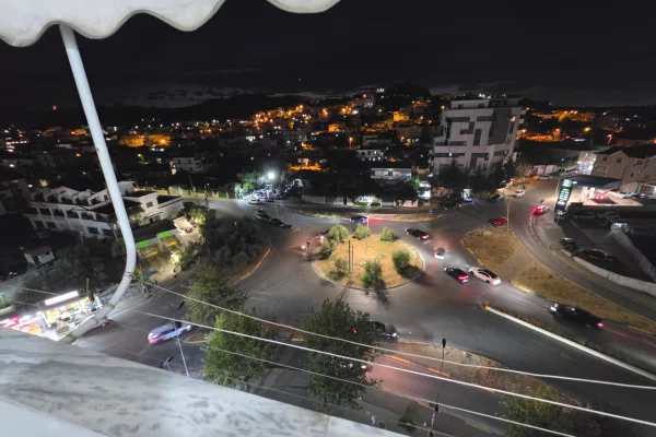 Shtepi me qera Apartament ne Tirane, 2+1, Mobilimi E mobiluar, Pagesa 58,000  Leke.