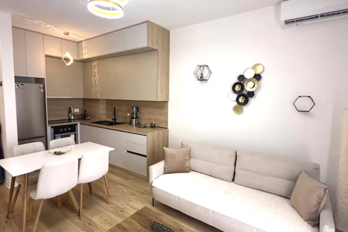 Shtepi me qera Apartament ne Tirane, 1+1, Mobilimi E mobiluar, Pagesa 40,000  Leke.