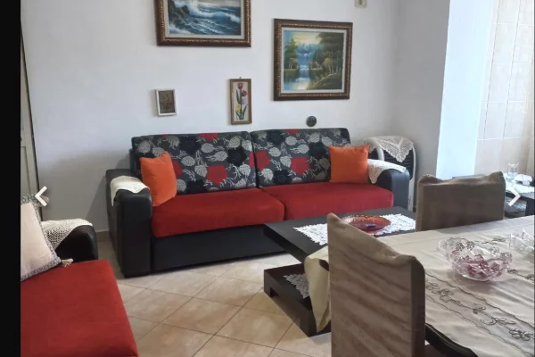 Shtepi me qera Apartament ne Tirane, 2+1, Mobilimi E mobiluar, Pagesa 45,000  Leke.