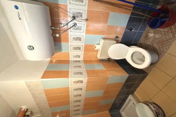 Shtepi 1+1 tek ish restorant durresi