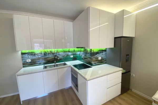 Apartament 1+1 tek stacioni i trenit 