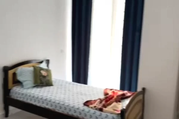 Shtepi me qera Apartament ne Tirane, 2+1, Mobilimi E mobiluar, Pagesa 50,000  Leke.
